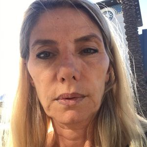 Meet your Posher, Eveline